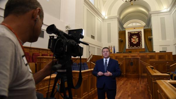 Page ve necesario 'sopesar' la entrada de Podemos en Gobierno central porque 'dentro tiene figuras que generan vetos' Page ve necesario 'sopesar' la entrada de Podemos en Gobierno central porque 'dentro tiene figuras que generan vetos'