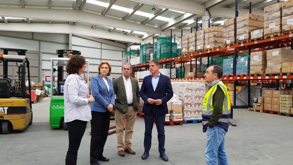 El Gobierno y la UE distribuyen 463.000 kilos de comida en Asturias para personas desfavorecidas El Gobierno y la UE distribuyen 463.000 kilos de comida en Asturias para personas desfavorecidas