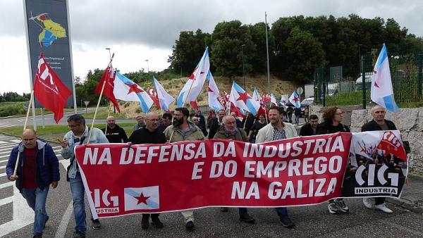 Trabajadores se manifiestan en Vigo para defender Trabajadores se manifiestan en Vigo para defender