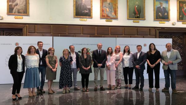 AMPL.-Zaragoza.- PP y Cs diseñan un gobierno con ocho áreas que favorecerá 'un futuro innovador' en la capital aragonesa AMPL.-Zaragoza.- PP y Cs diseñan un gobierno con ocho áreas que favorecerá 'un futuro innovador' en la capital aragonesa