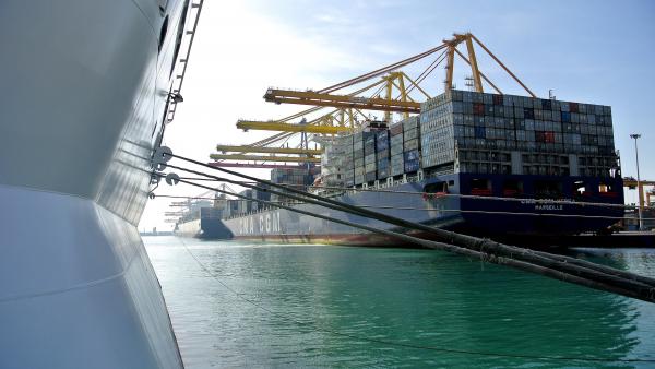 Los fletes de exportación del Puerto de Valencia aumentan un 'ligero' 0,02% en mayo Los fletes de exportación del Puerto de Valencia aumentan un 'ligero' 0,02% en mayo