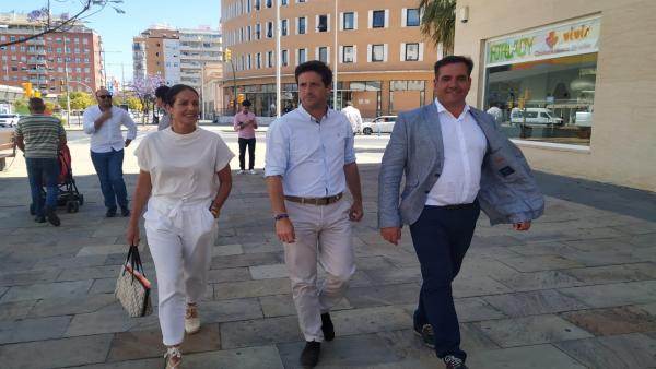 Huelva.-26M.- El candidato de Cs respalda las movilizaciones de los vecinos del Barrio de Pescadería Huelva.-26M.- El candidato de Cs respalda las movilizaciones de los vecinos del Barrio de Pescadería