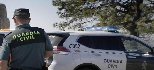 El niño de la pareja hallada sin vida en Ayamonte (Huelva) permanece con familiares