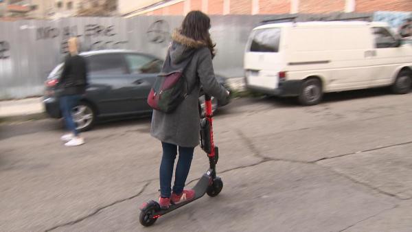 VÍDEO: Uber elige Madrid como la primera ciudad europea para lanzar su servicio de patinetes eléctricos VÍDEO: Uber elige Madrid como la primera ciudad europea para lanzar su servicio de patinetes eléctricos