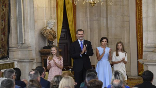 Acto de imposición de condecoraciones de la Orden del Mérito Civil en el Palacio Real Acto de imposición de condecoraciones de la Orden del Mérito Civil en el Palacio Real