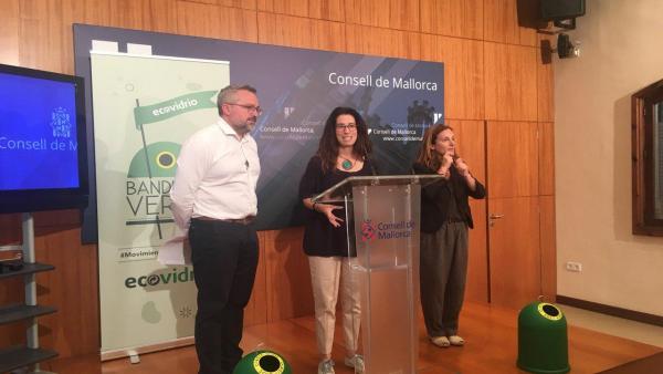 Más de 870 bares y chiringuitos de playa de Mallorc se han adhieren al movimiento Banderas Verdes para la sostenibilidad Más de 870 bares y chiringuitos de playa de Mallorc se han adhieren al movimiento Banderas Verdes para la sostenibilidad