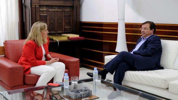 Vara tomará posesión como presidente de la Junta de Extremadura el 27 de junio en la plaza exterior de la Asamblea Vara tomará posesión como presidente de la Junta de Extremadura el 27 de junio en la plaza exterior de la Asamblea