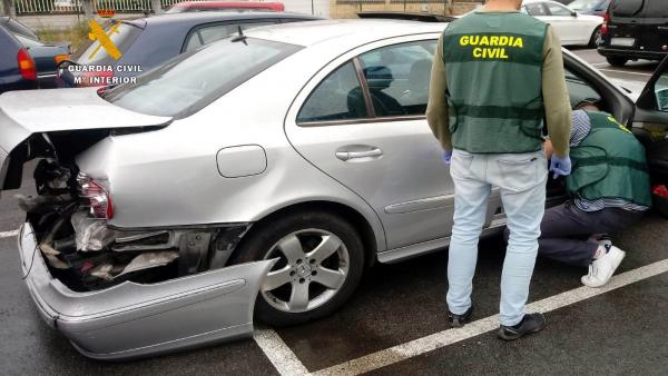 Heridos tres guardias civiles al evitar la entrada en sentido contrario de un coche en la A-67 Heridos tres guardias civiles al evitar la entrada en sentido contrario de un coche en la A-67