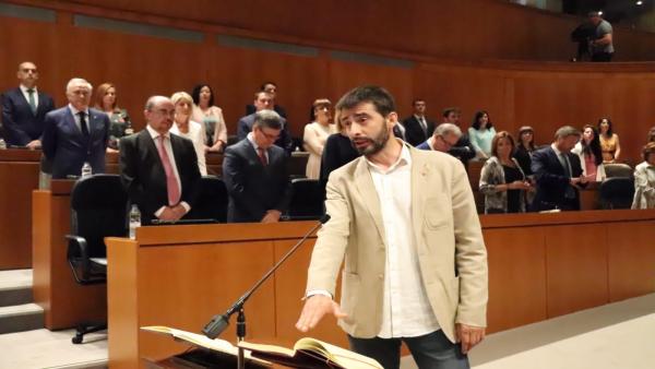 Pleno.- Sanz (IU), satisfecho porque la composición de la Mesa de las Cortes es 'progresista en su mayoría' Pleno.- Sanz (IU), satisfecho porque la composición de la Mesa de las Cortes es 'progresista en su mayoría'