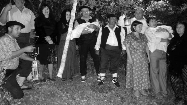 Zaragoza.- Los vecinos de Lobera de Onsella recrearán el Rito del Herniado en la noche de San Juan Zaragoza.- Los vecinos de Lobera de Onsella recrearán el Rito del Herniado en la noche de San Juan