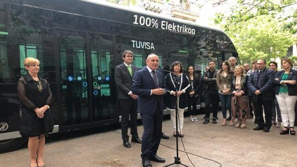 Las instituciones vascas presentan el Bus Eléctrico Inteligente, que funcionará en Vitoria a partir de 2020 Las instituciones vascas presentan el Bus Eléctrico Inteligente, que funcionará en Vitoria a partir de 2020