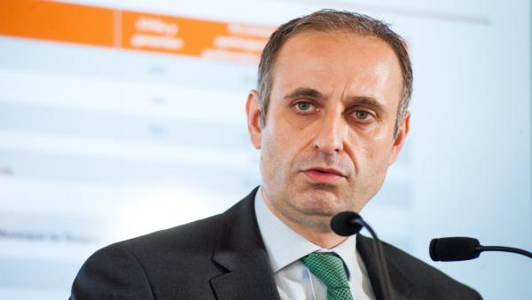 Economía.- Frob entiende que el contexto de tipos bajos es un desafío, pero pide a los bancos que busquen flexibilidad Economía.- Frob entiende que el contexto de tipos bajos es un desafío, pero pide a los bancos que busquen flexibilidad