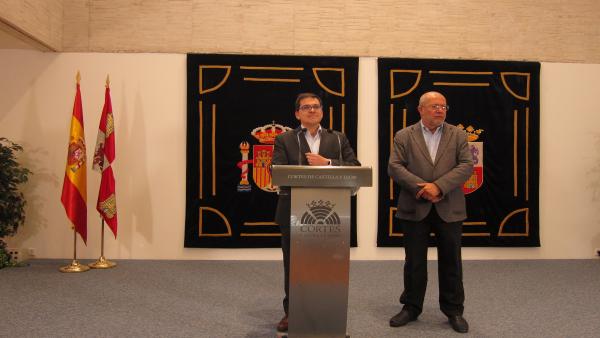 Vox decidirá las alcaldías de Burgos y Palencia tras el pacto PP-Cs, y Cs se queda las diputaciones de Burgos y Segovia Vox decidirá las alcaldías de Burgos y Palencia tras el pacto PP-Cs, y Cs se queda las diputaciones de Burgos y Segovia