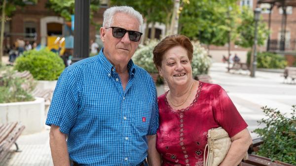 Juan y Carmen, dos jubilados en la plaza de Chamberi Juan y Carmen, dos jubilados en la plaza de Chamberi