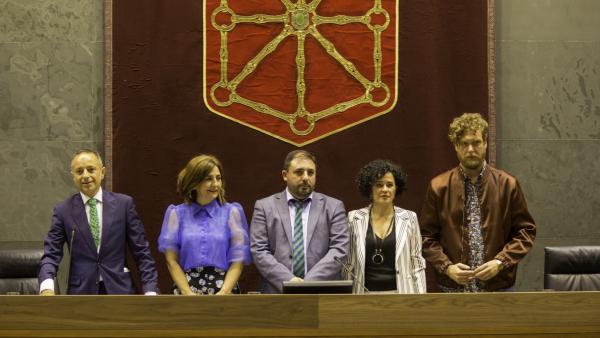 Mesa del Parlamento de Navarra Mesa del Parlamento de Navarra