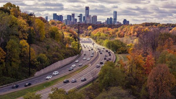 La OCU alerta de que un coche con etiqueta ECO pueden contaminar más que un diésel o gasolina La OCU alerta de que un coche con etiqueta ECO pueden contaminar más que un diésel o gasolina