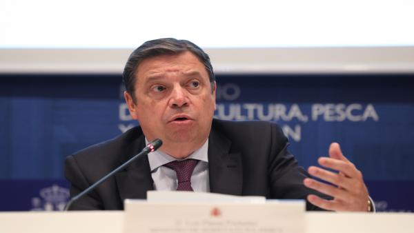 El ministro de Agricultura, Pesca y Alimentación en funciones, Luis Planas, presenta el Informe del consumo alimentario en España 2018 en la sede del Ministerio. El ministro de Agricultura, Pesca y Alimentación en funciones, Luis Planas, presenta el Informe del consumo alimentario en España 2018 en la sede del Ministerio.