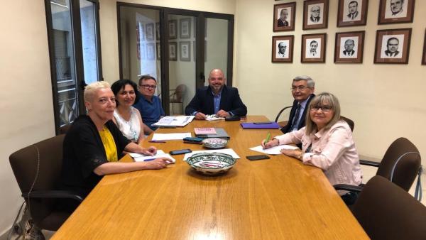 Las senadoras socialistas Villalba y Borau indican que el Senado intensificará la lucha contra la despoblación Las senadoras socialistas Villalba y Borau indican que el Senado intensificará la lucha contra la despoblación