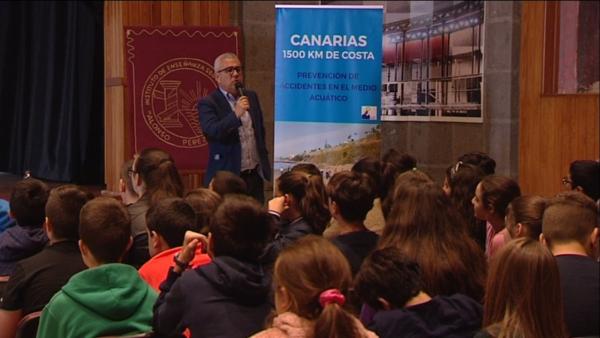 Sebastián Quintana En Una De Las Charlas Del Curso Pasado Ante Más De Un Centenar De Alumnos Del IES Alonso Pérez Díaz, La Palma Sebastián Quintana En Una De Las Charlas Del Curso Pasado Ante Más De Un Centenar De Alumnos Del IES Alonso Pérez Díaz, La Palma