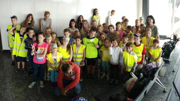 Menores de Chernóbil llegan a Loiu para pasar verano en Euskadi Menores de Chernóbil llegan a Loiu para pasar verano en Euskadi