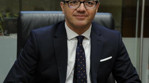 Cayetano Polo en la Asamblea de Extremadura en el debate de investidura de Vara como presidente de la comunidad Cayetano Polo en la Asamblea de Extremadura en el debate de investidura de Vara como presidente de la comunidad