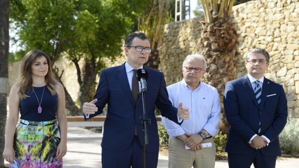 José Ballesta, junto a los concejales Rebeca Pérez, Felipe Coello y Jesús Pacheco, en la pesentación de ‘Murcia en Verano’ José Ballesta, junto a los concejales Rebeca Pérez, Felipe Coello y Jesús Pacheco, en la pesentación de ‘Murcia en Verano’