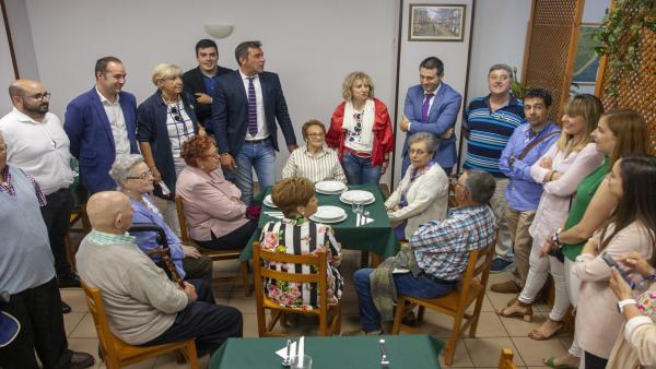 La vicepresidenta en funciones del Gobierno de Cantabria, Eva Díaz Tezanos, y el alcalde de Santoña, Sergio Abascal, inaguran las nuevas instalaciones del comedor social del municipio La vicepresidenta en funciones del Gobierno de Cantabria, Eva Díaz Tezanos, y el alcalde de Santoña, Sergio Abascal, inaguran las nuevas instalaciones del comedor social del municipio