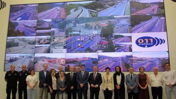 El lehendakari, Iñigo Urkullu, en una visita al Centro de Coordinación de Emergencias y Centro de Gestión de Control de Tráfico en Bilbao El lehendakari, Iñigo Urkullu, en una visita al Centro de Coordinación de Emergencias y Centro de Gestión de Control de Tráfico en Bilbao