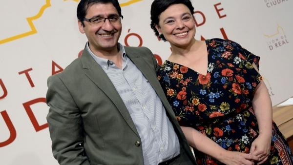 El presidente de la Diputación de Ciudad Real y la alcaldesa tras la firma del acuerdo El presidente de la Diputación de Ciudad Real y la alcaldesa tras la firma del acuerdo