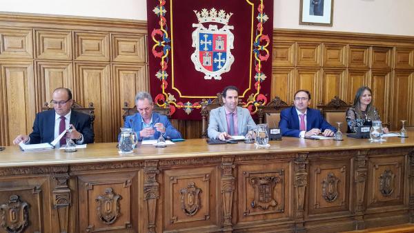 Los plenos del Ayuntamiento de Palencia se celebrarán el tercer jueves del mes y se adelantan a las 12 horas Los plenos del Ayuntamiento de Palencia se celebrarán el tercer jueves del mes y se adelantan a las 12 horas