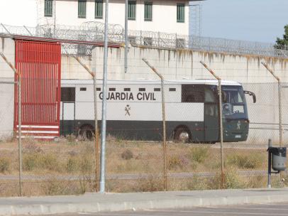 Los siete presos varones del 'procés' independentista (Oriol Junqueras, Joaquim Forn, Jordi Sànchez, Jordi Turull, Josep Rull, Raül Romeva y Jordi Cuixart ) abandonan en un furgón de la Guardia Civil la cárcel de Valdemoro en Madrid (donde han pernoctado