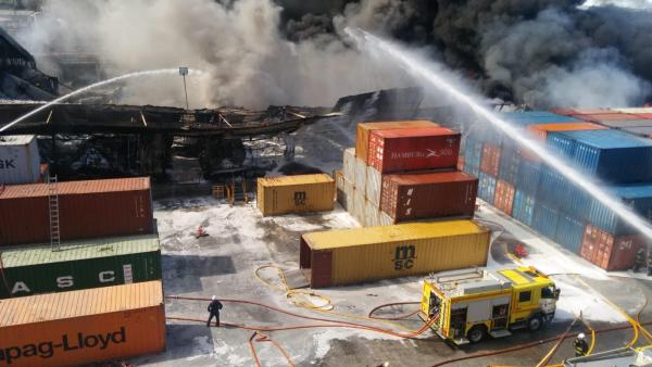 Incendio en la fábrica Indorama en San Roque Incendio en la fábrica Indorama en San Roque