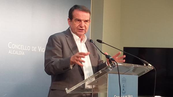 Abel Caballero, alcalde de Vigo y presidente de la FEMP, en una rueda de prensa en el Ayuntamiento olívico. Abel Caballero, alcalde de Vigo y presidente de la FEMP, en una rueda de prensa en el Ayuntamiento olívico.