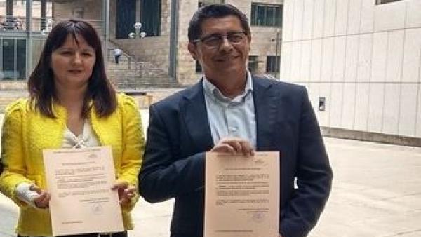 Laura Pérez Macho junto a Armando Fernández Bartolomé. Laura Pérez Macho junto a Armando Fernández Bartolomé.