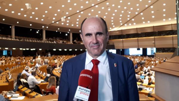 El vicepresidente del Gobierno de Navarra, Manu Ayerdi, en el Comité de Regiones. El vicepresidente del Gobierno de Navarra, Manu Ayerdi, en el Comité de Regiones.