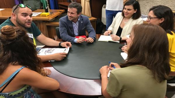 Reunión con responsables de Aspaym. Reunión con responsables de Aspaym.
