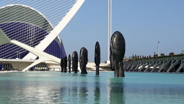 Esculturas de Jaume Plensa en la Ciutat de les Arts de València Esculturas de Jaume Plensa en la Ciutat de les Arts de València