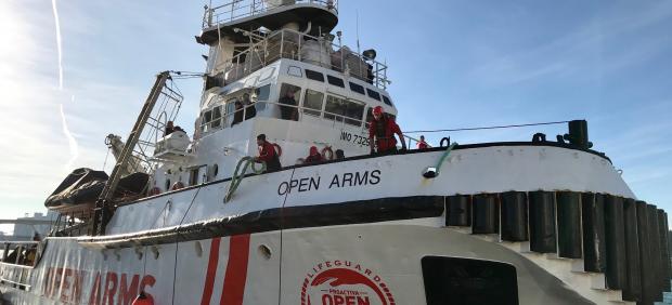 El Open Arms durante un rescate