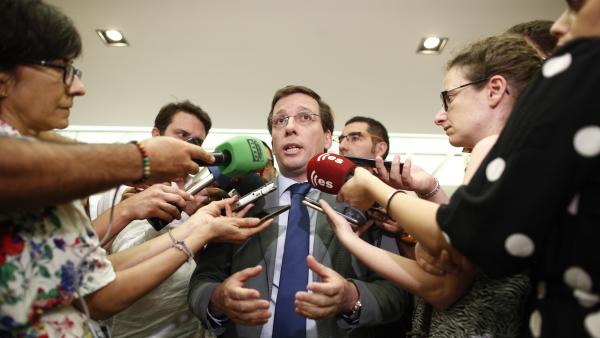 El alcalde de Madrid, José Luis Martínez-Almeida, en el Ayuntamiento de Madrid. El alcalde de Madrid, José Luis Martínez-Almeida, en el Ayuntamiento de Madrid.