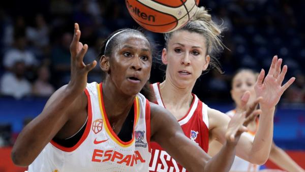 Astou Ndour ante Rusia Astou Ndour ante Rusia