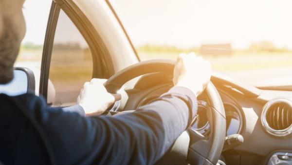 ¿Cuándo se puede usar el claxon de un coche? ¿Cuándo se puede usar el claxon de un coche?