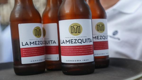 Presentación de la Cerveza La Mezquita Presentación de la Cerveza La Mezquita