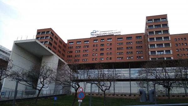 Fachada del Hospital General de la Vall d'Hebron de Barcelona Fachada del Hospital General de la Vall d'Hebron de Barcelona