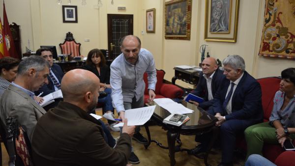 El alcalde de Ourense, Gonzálo Pérez Jácome, y su equipo. ARCHIVO. El alcalde de Ourense, Gonzálo Pérez Jácome, y su equipo. ARCHIVO.