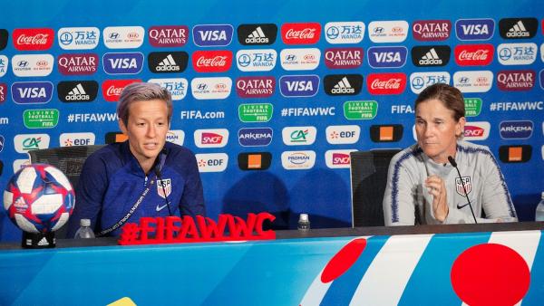 La seleccionadora estadounidense Jill Ellis y Megan Rapinoe La seleccionadora estadounidense Jill Ellis y Megan Rapinoe