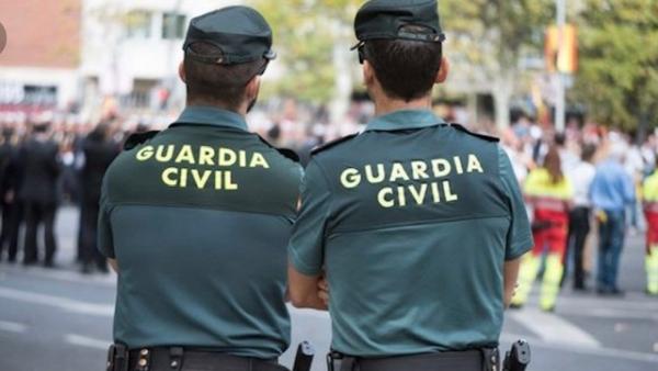 Agentes de la Guardia Civil Agentes de la Guardia Civil