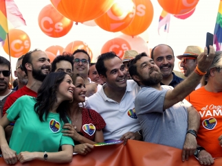 Caras sonrientes al inicio