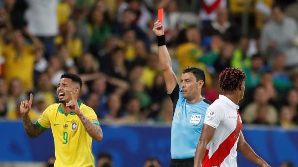 Gabriel Jesus expulsado en la final de la Copa América Gabriel Jesus expulsado en la final de la Copa América