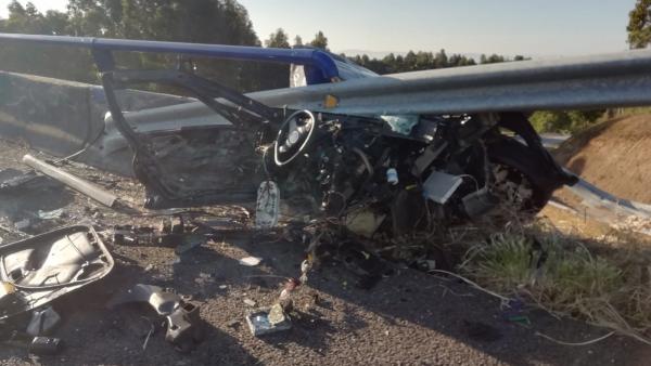 Estado en el que quedó el vehículo que sufrió el accidente en la mañana de este domingo en A Pobra do Caramiñal (A Coruña) Estado en el que quedó el vehículo que sufrió el accidente en la mañana de este domingo en A Pobra do Caramiñal (A Coruña)