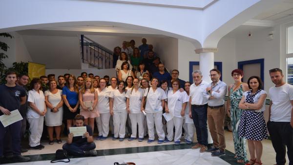Entrega de certificados a alumnos de Escuela Taller en Huétor Tájar Entrega de certificados a alumnos de Escuela Taller en Huétor Tájar